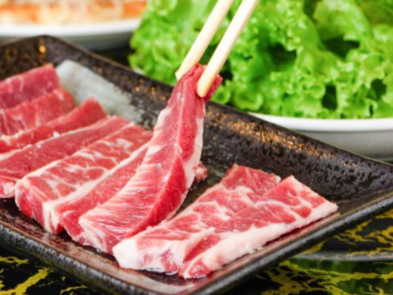 Nên mua bò ba chỉ Mỹ hay Úc?